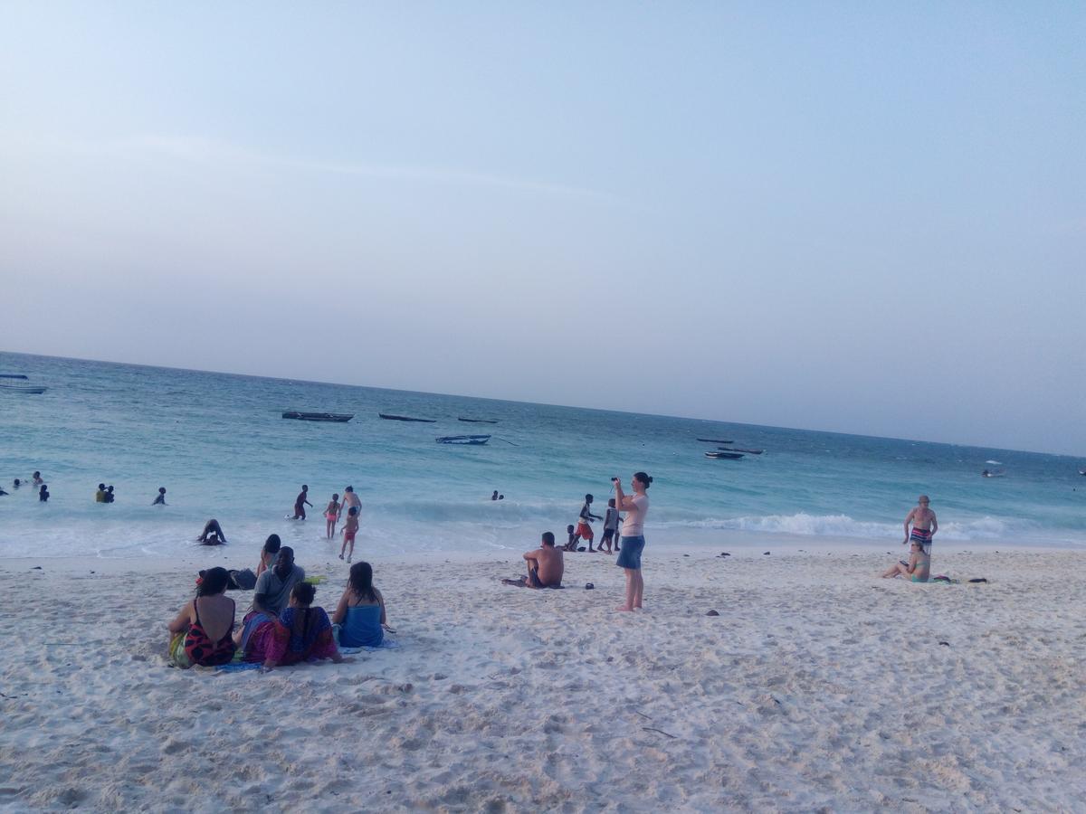 Asiya Beach Bungalow Nungwi Exteriör bild