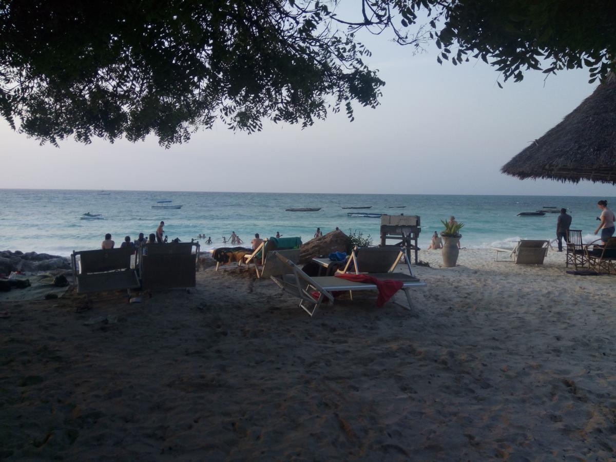 Asiya Beach Bungalow Nungwi Exteriör bild