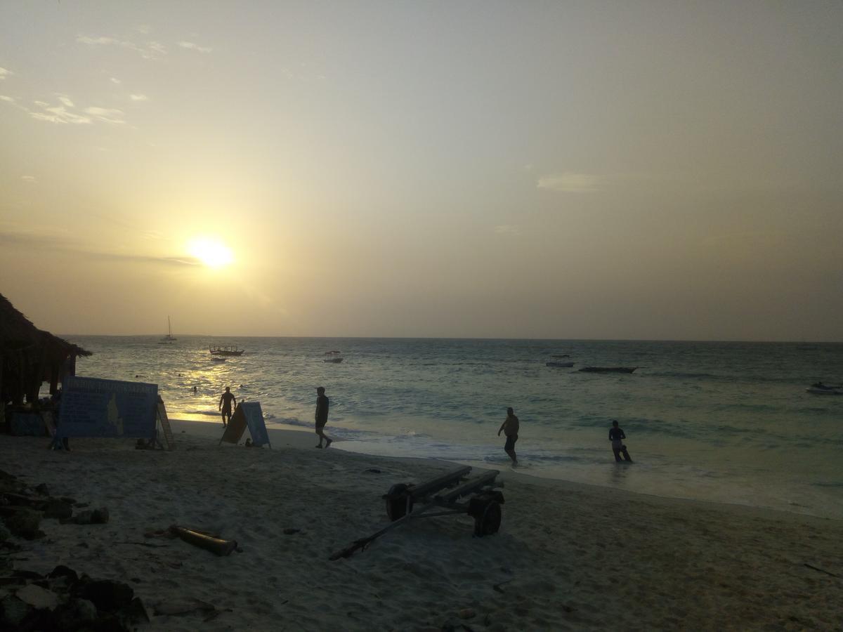 Asiya Beach Bungalow Nungwi Exteriör bild